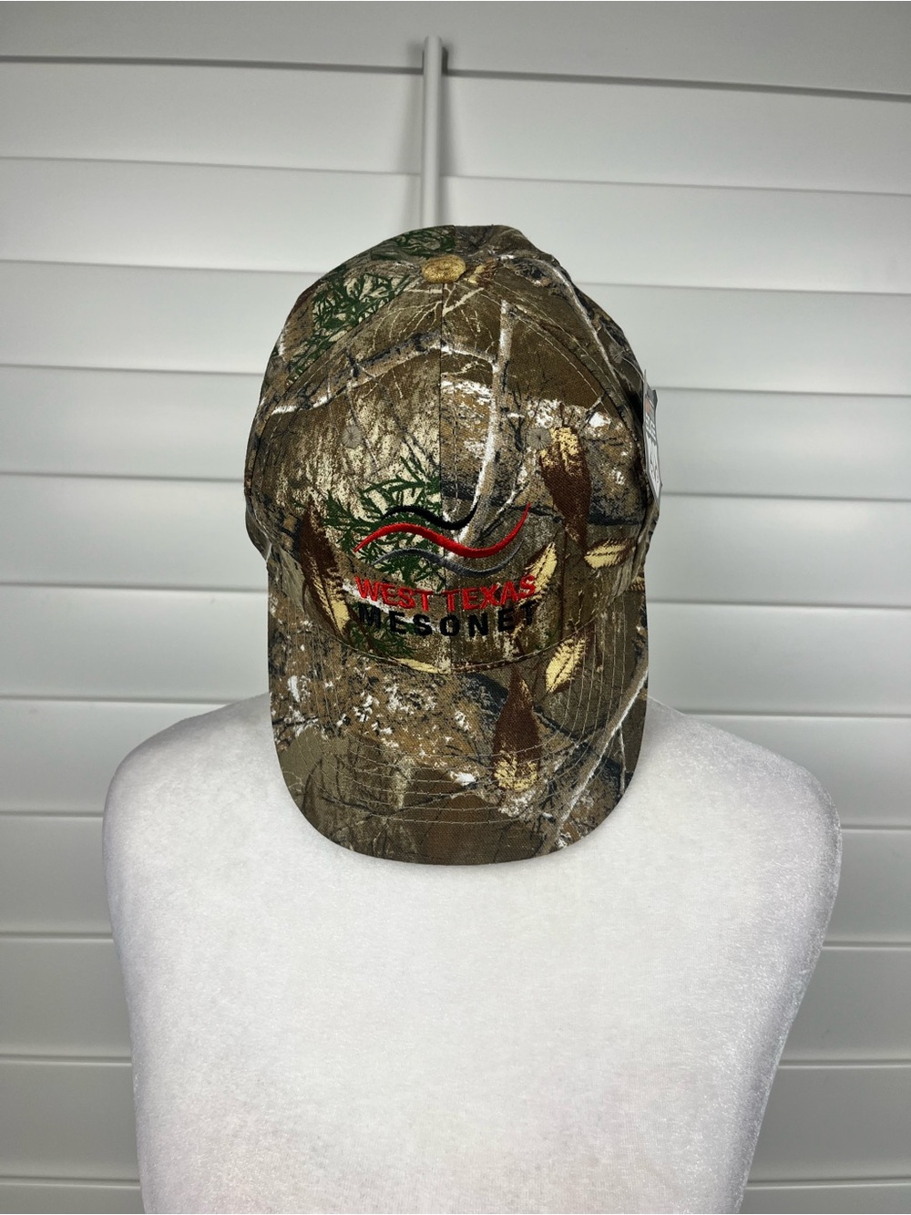 Realtree Camouflage Hat NWT Red Logo Texas Mesonet Texas Tech utility outdoors